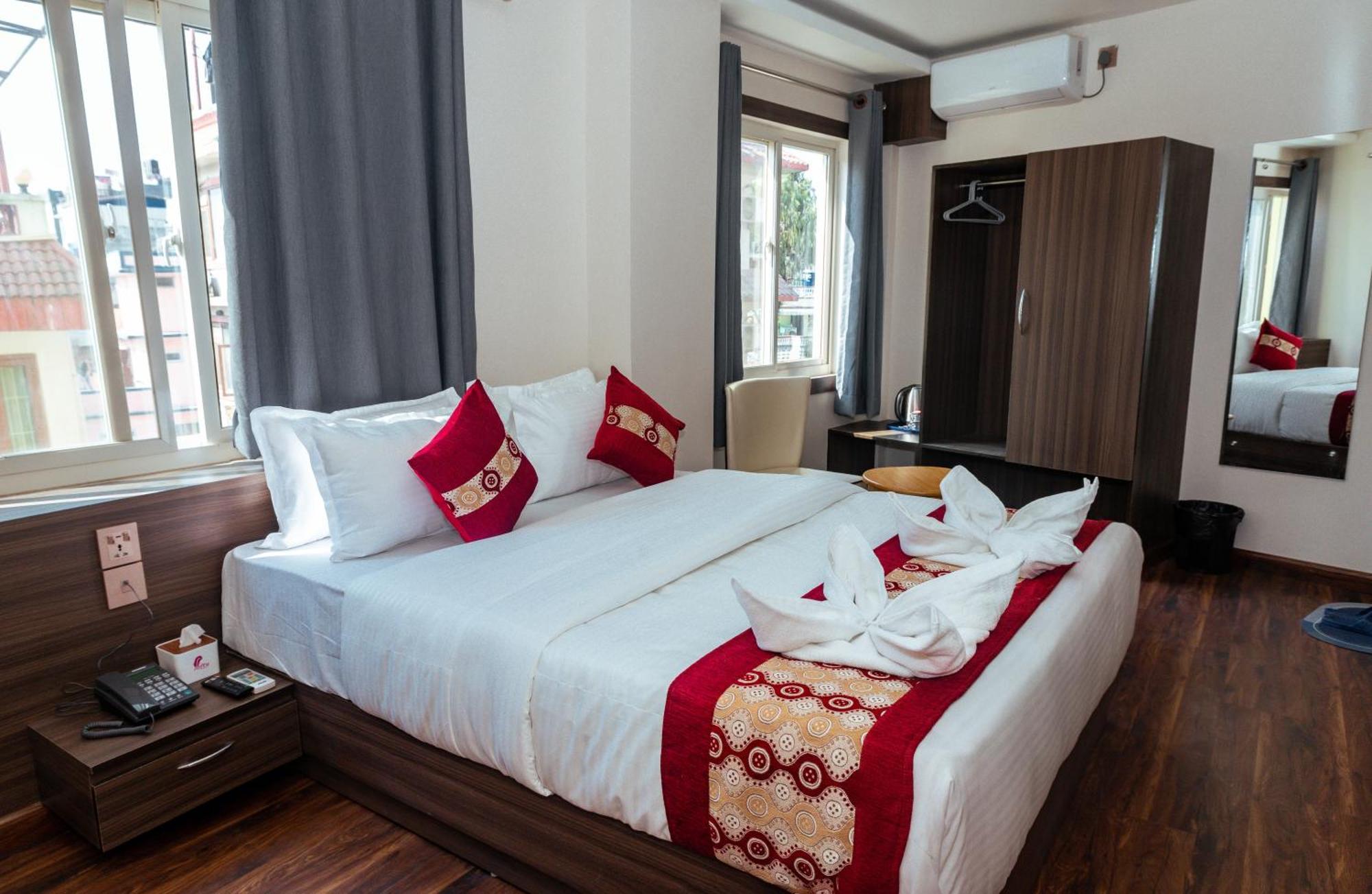 Kusum Airport Hotel Kathmandu Exterior photo